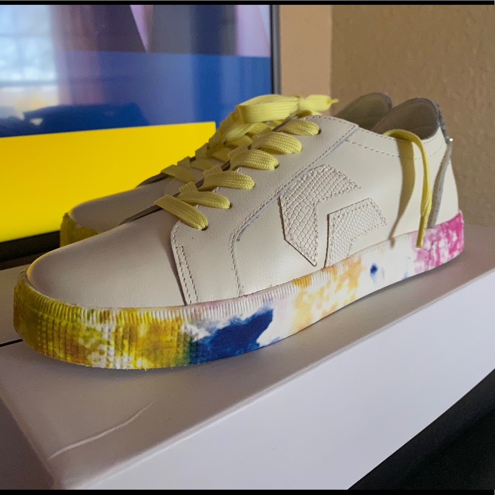 Dolce Vita sneakers